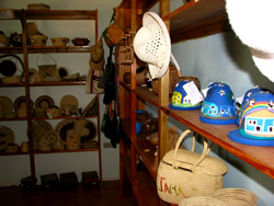 Treasure Beach, Jamaica accommodations. Treasure Hunt Craft Shop